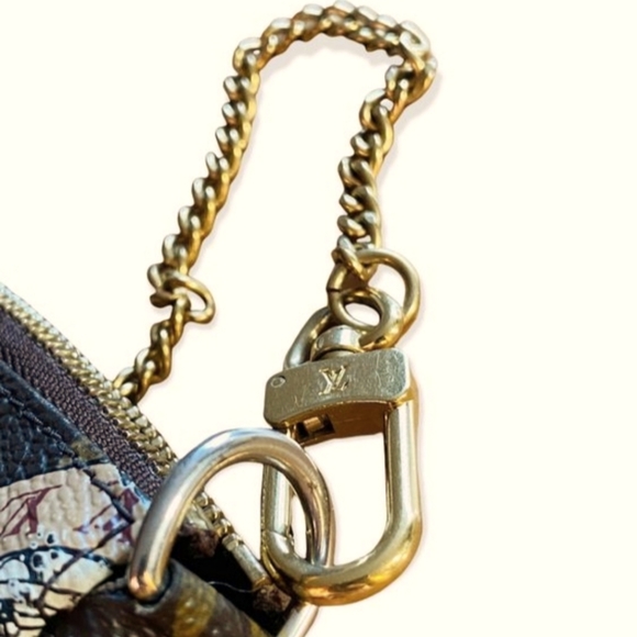 Limited Edition Louis Vuitton Monogram Pochette - Picture 7 of 8